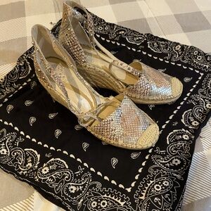 Vince Camuto Venerly Espadrille Wedge Women's Silver Taupe Snake